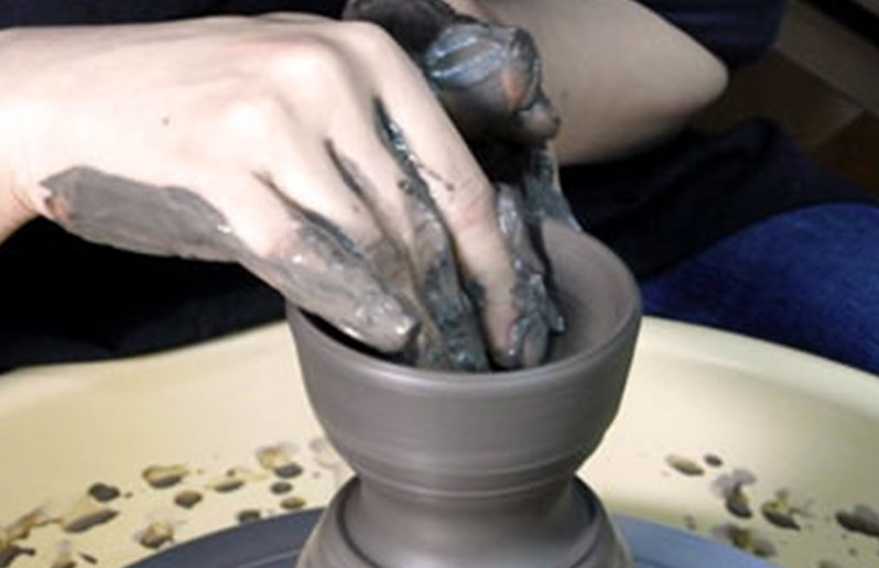 Experience Kneading Clay or Using an Electric Potter’s Wheel Tohtogama