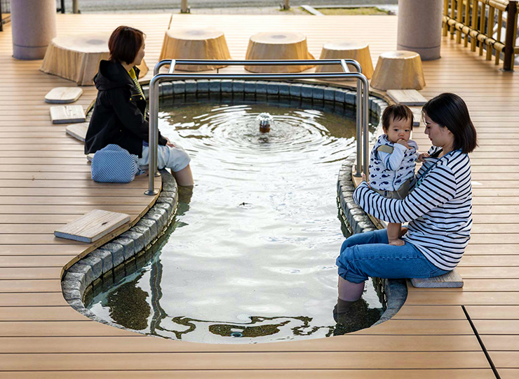 ふれあいの湯（足湯）