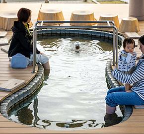 ふれあいの湯（足湯）